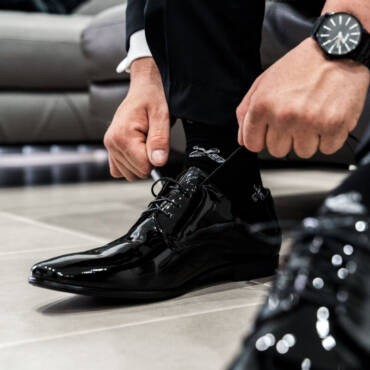 Jakie buty do garnituru wybrać, aby podkreślić elegancję?